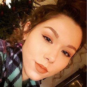 Meet your Posher, Sierra